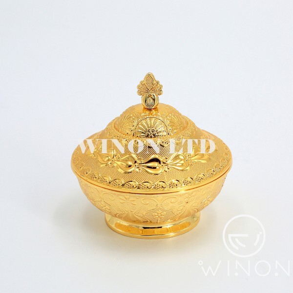 Golden plated mid-size round bowl with cover