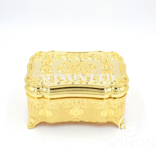 golden plated mid-size rectanglar jewel box